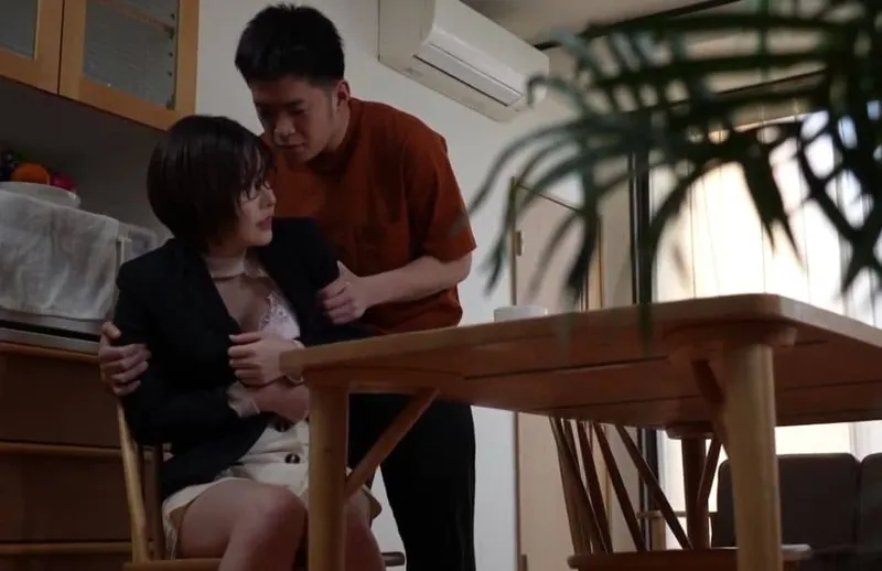 Trở về sau khi bị hấp diêm thì tiếp tục bị bố và em gã chồng chơi